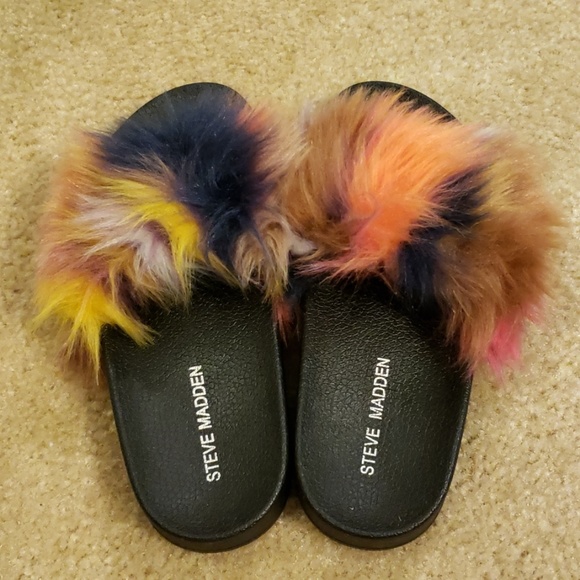 Sandals - Picture 2 of 3